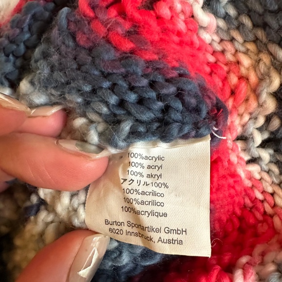 Burton - Winter beanie hat. - Picture 2 of 2